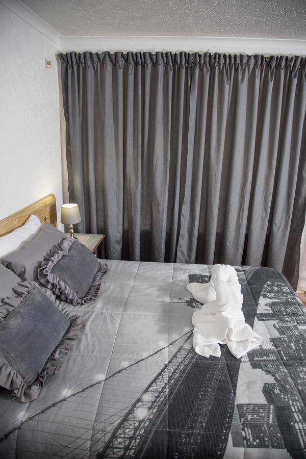 29 Polvy Street Hotell Mbombela Exteriör bild