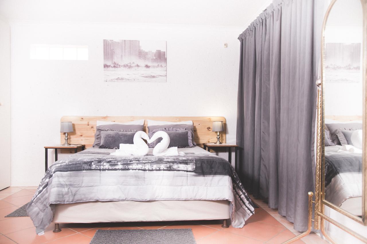29 Polvy Street Hotell Mbombela Exteriör bild