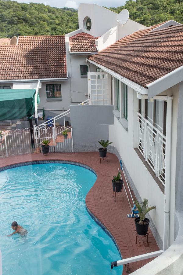 29 Polvy Street Hotell Mbombela Exteriör bild