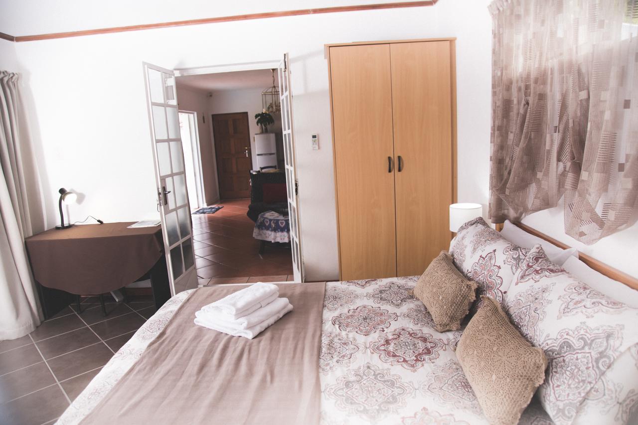 29 Polvy Street Hotell Mbombela Exteriör bild