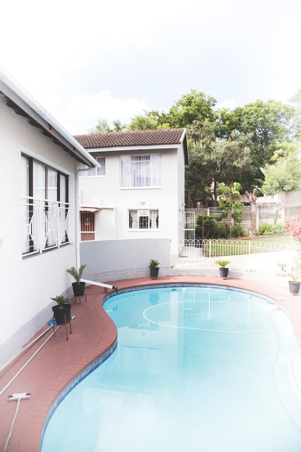 29 Polvy Street Hotell Mbombela Exteriör bild