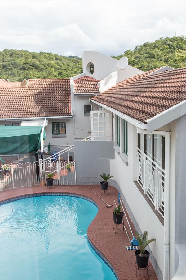 29 Polvy Street Hotell Mbombela Exteriör bild
