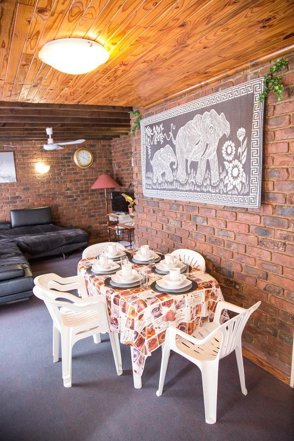 29 Polvy Street Hotell Mbombela Exteriör bild