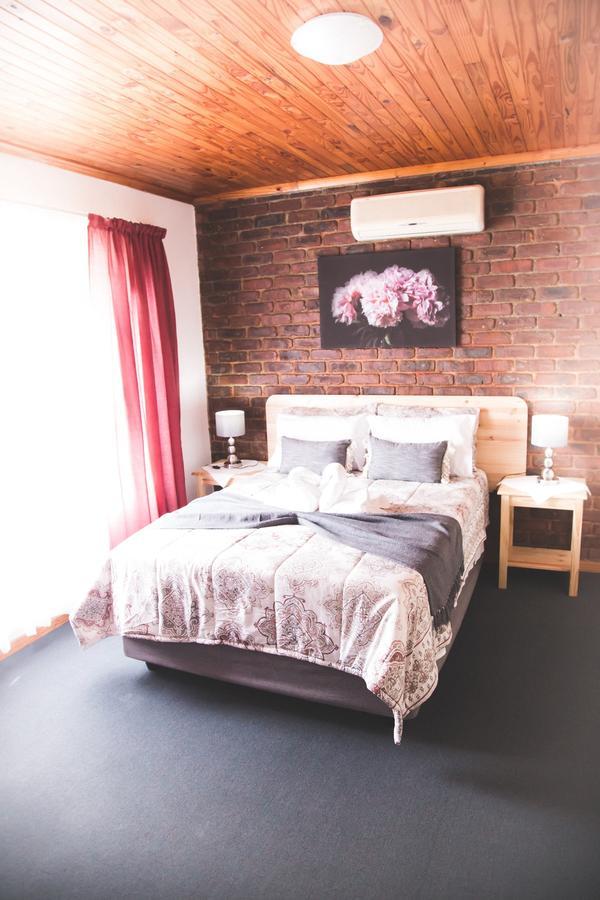 29 Polvy Street Hotell Mbombela Exteriör bild