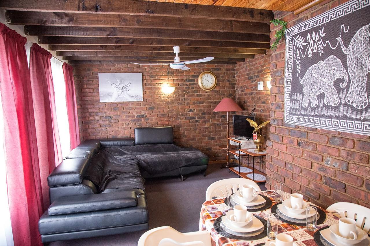 29 Polvy Street Hotell Mbombela Exteriör bild